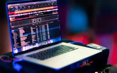 Hogyan készítsünk tökéletes esküvői lejátszási listát: A DJ szemszögéből